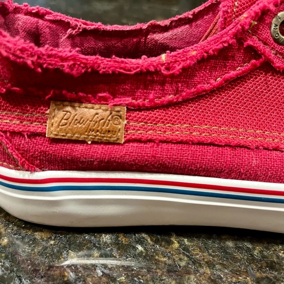 Pull On No Laces Sneakers - Picture 6 of 8